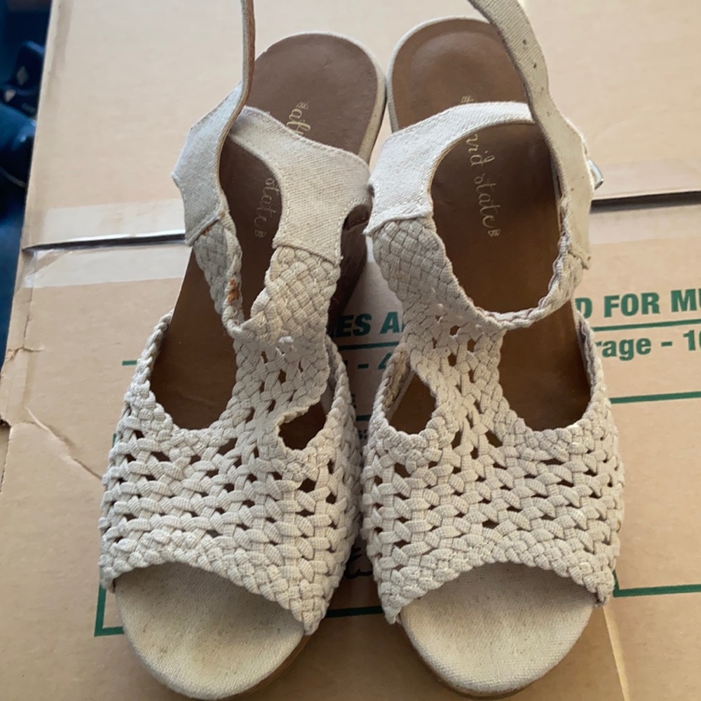 Altar’d State Wedges size 8.5